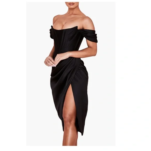 Elegant Black Strapless Dress - Picture 4 of 8